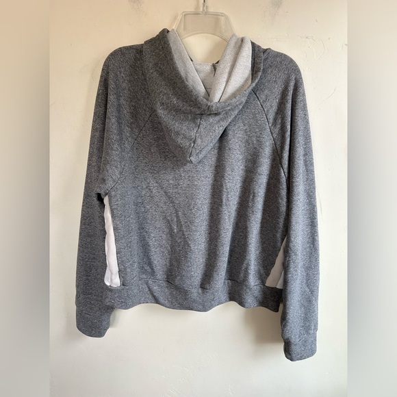 Vuori boxy gray hoodie women’s L white beige side stripes drawstring + pull tag - Picture 4 of 13